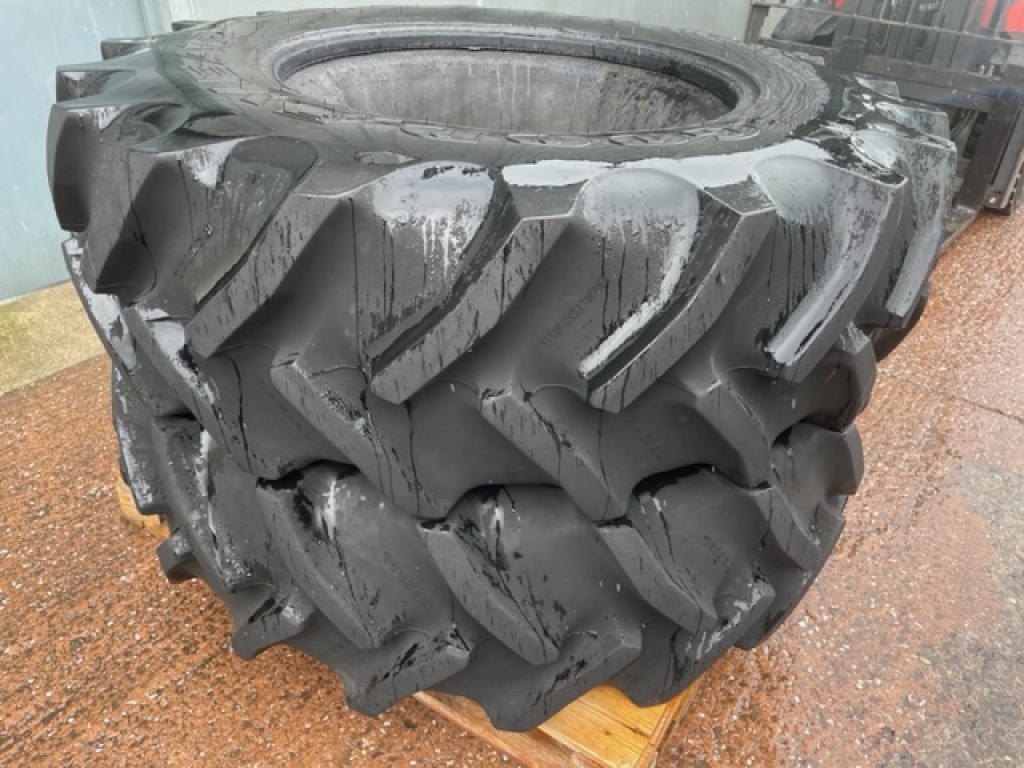 2x Goodyear 16.9/30 Goodyear Super Traction 80% tyres