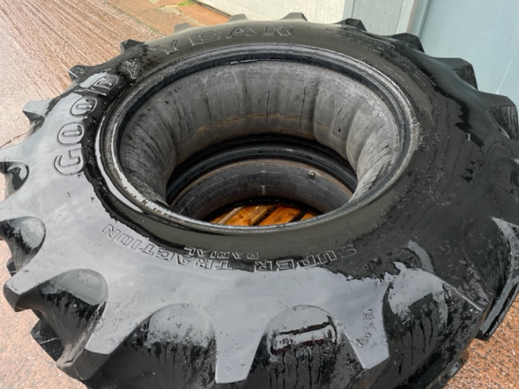 2x Goodyear 16.9/30 Goodyear Super Traction 80% tyres