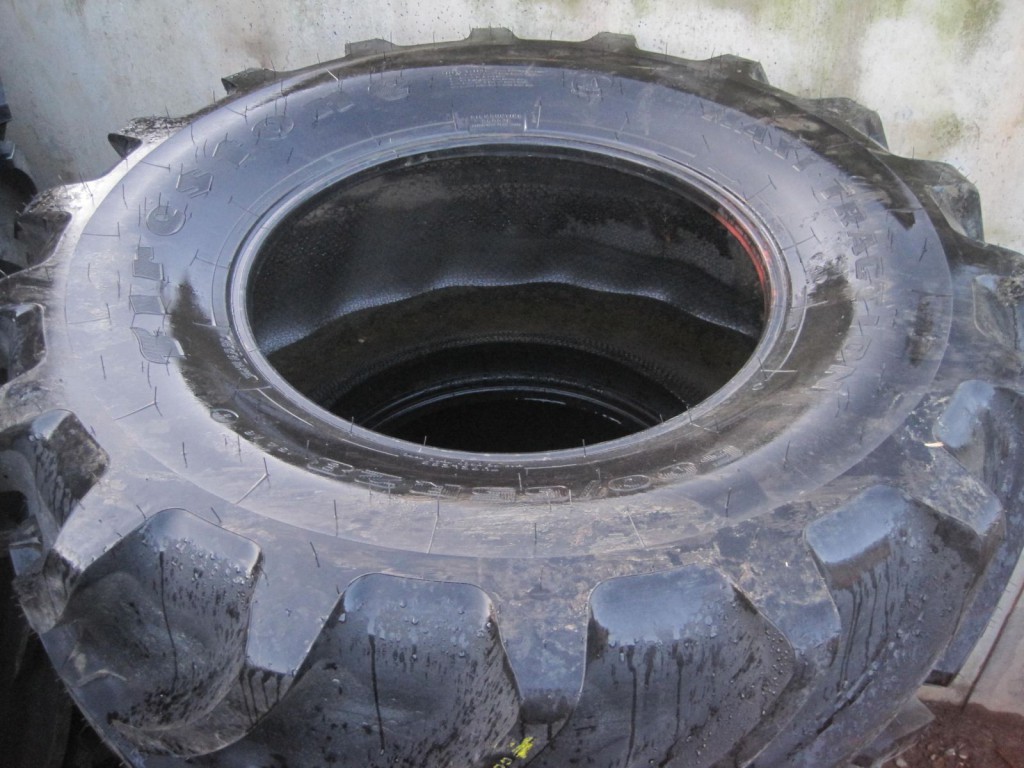 1x new 600/65/28 Firestone tyre
