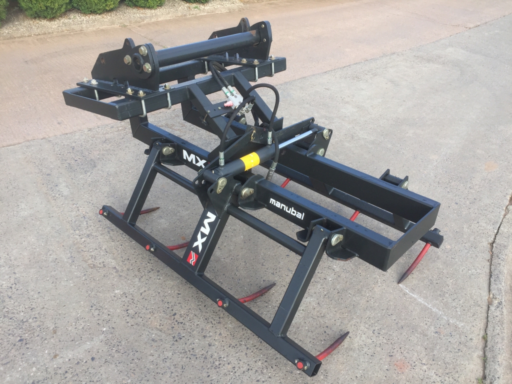 MX V500 round bale grab, 2017, bolt on manitou hooks, other hooks available to fit, as new, this grab will pick up 2 round bales