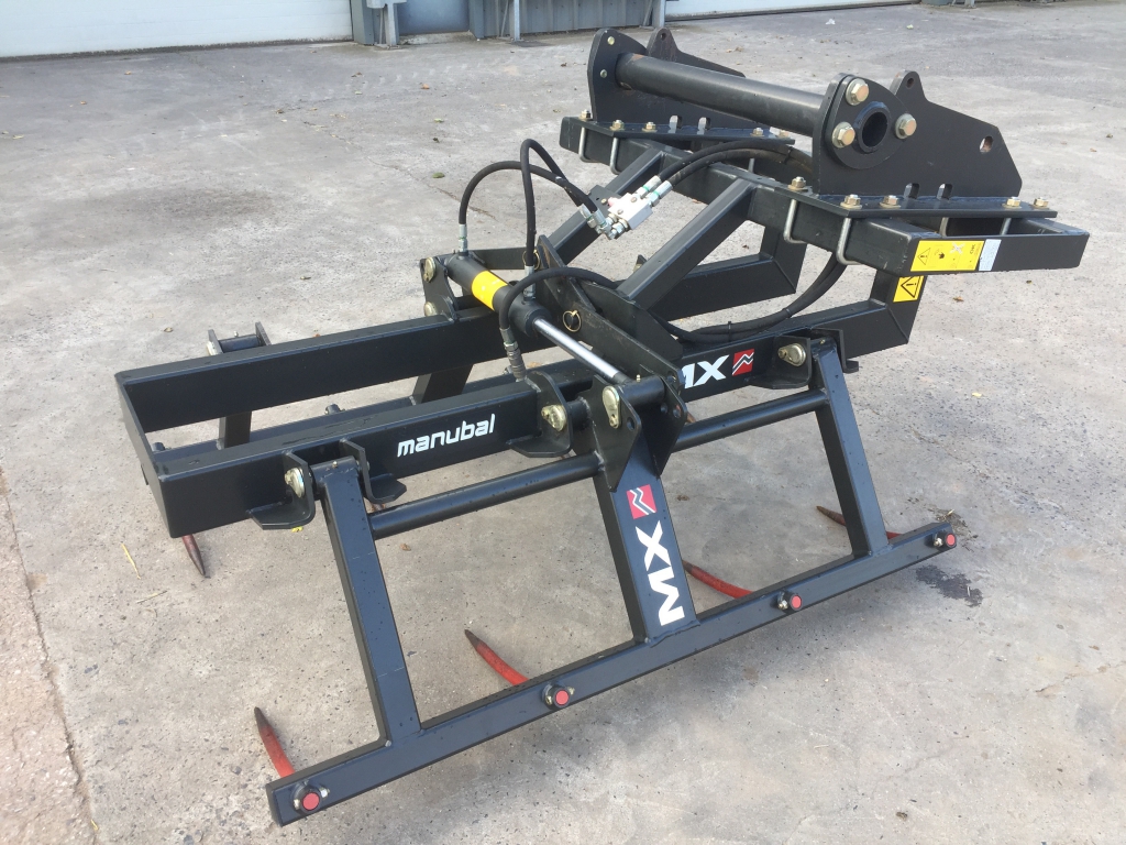 MX V500 round bale grab, 2017, bolt on manitou hooks, other hooks available to fit, as new, this grab will pick up 2 round bales