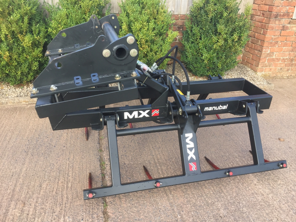 MX V500 round bale grab, 2017, bolt on manitou hooks, other hooks available to fit, as new, this grab will pick up 2 round bales
