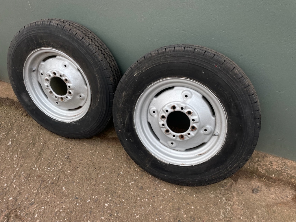 2x 10/28 rear wheels and 2x 600/16 Michelin tyres fitted to front wheels, to fit Massey Ferguson 135
