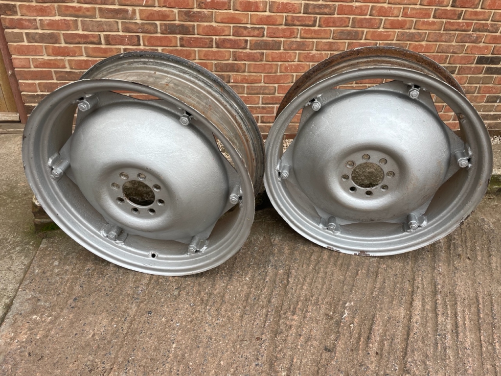 2x 10/28 rear wheels and 2x 600/16 Michelin tyres fitted to front wheels, to fit Massey Ferguson 135
