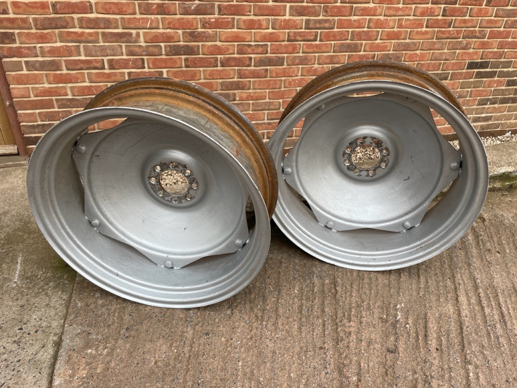 2x 10/28 rear wheels and 2x 600/16 Michelin tyres fitted to front wheels, to fit Massey Ferguson 135
