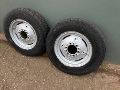 2x 10/28 rear wheels and 2x 600/16 Michelin tyres fitted to front wheels, to fit Massey Ferguson 135