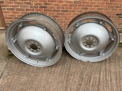 2x 10/28 rear wheels and 2x 600/16 Michelin tyres fitted to front wheels, to fit Massey Ferguson 135