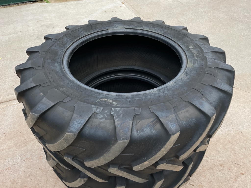 2x 16.9/30 Michelin tyres 20%
