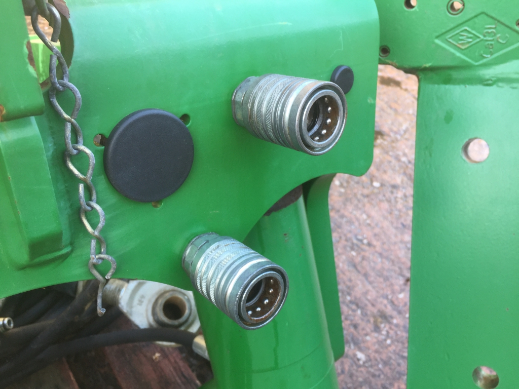 Zuidberg front linkage, to fit John Deere 6 cylinder 30/R/M series tractors, 2015, 5 ton lift, front service, good condition