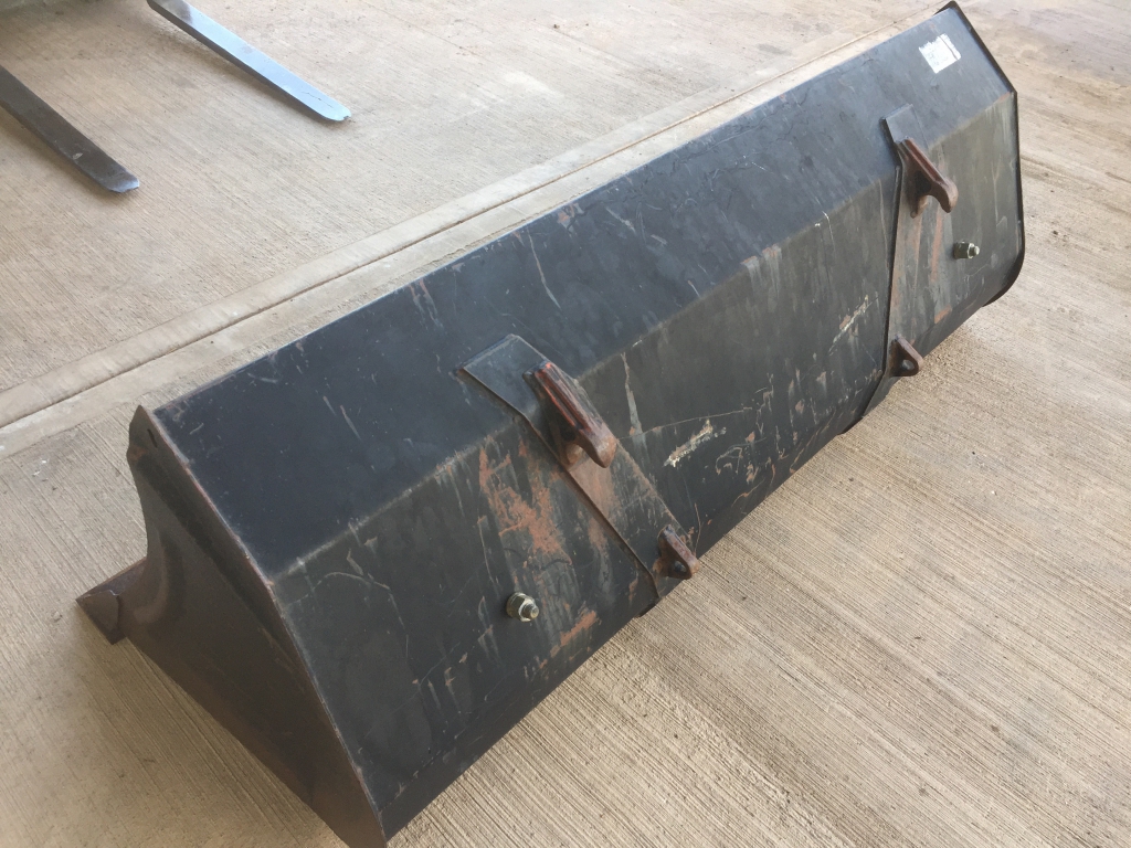 Quicke 210H bucket, used, 6ft 6 wide, Euro hooks