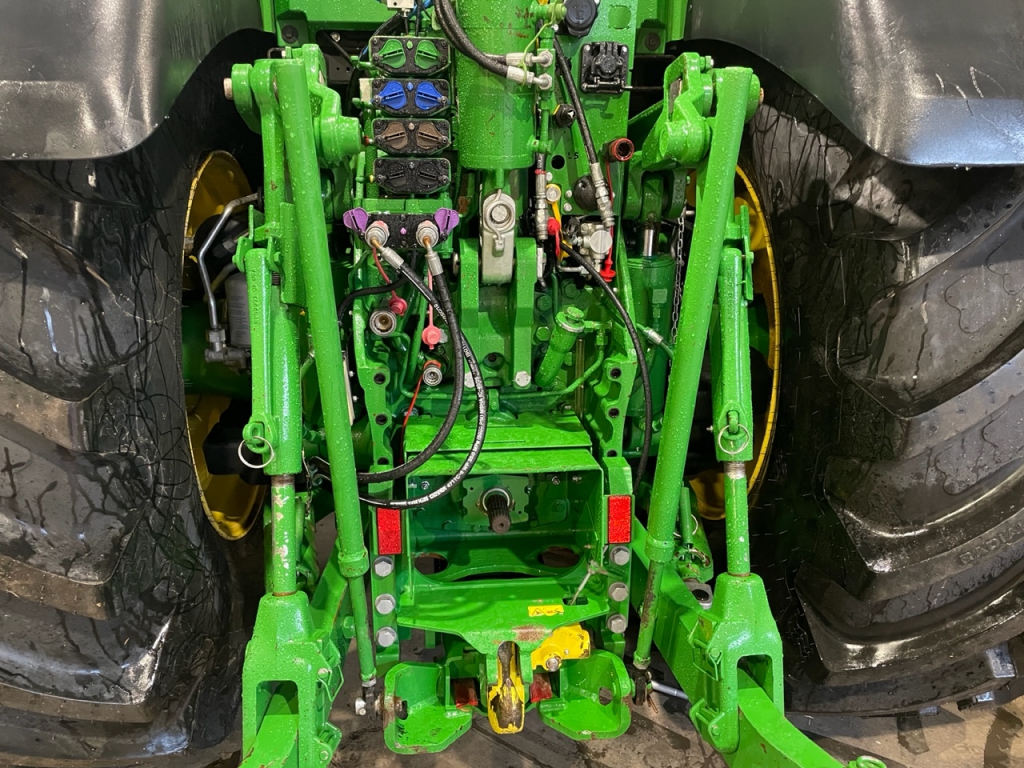 John Deere 8R 370 pickup hitch, 2020