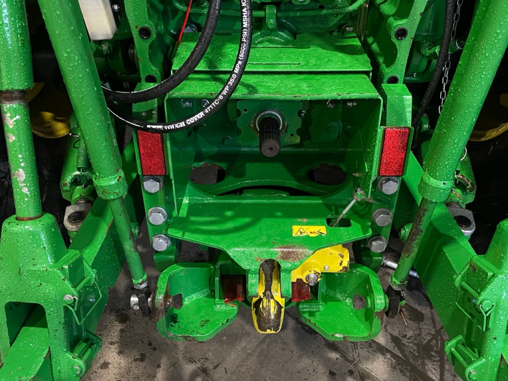 John Deere 8R 370 pickup hitch, 2020