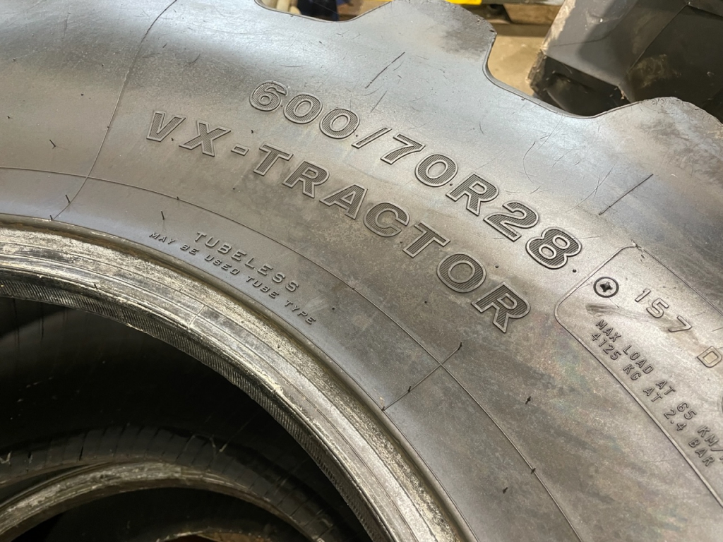 2x 600/70/28 Bridgestone tyres 50%