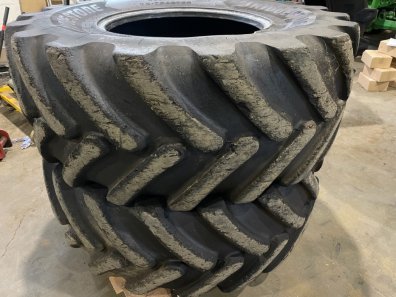 2x 600/70/28 Bridgestone tyres 50%