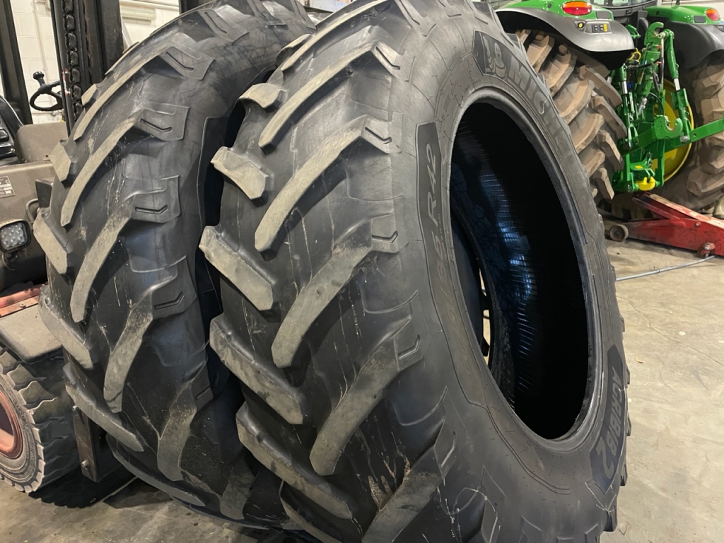 2x 20.8/42 Michelin tyres 10-20%