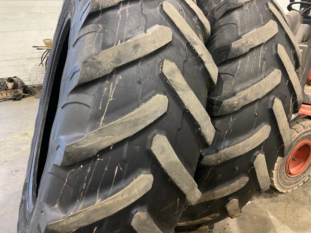 2x 20.8/42 Michelin tyres 10-20%
