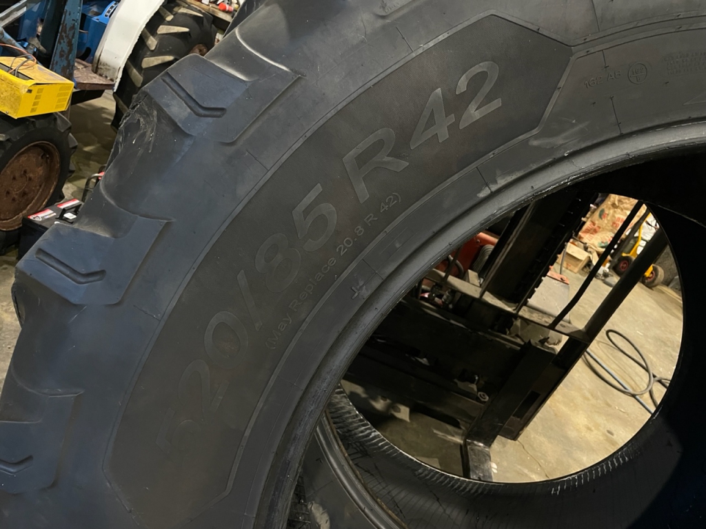 2x 20.8/42 Michelin tyres 10-20%