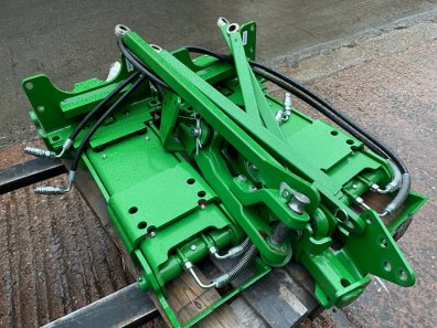 John Deere 6830, 6930 and 7530 pickup hitches