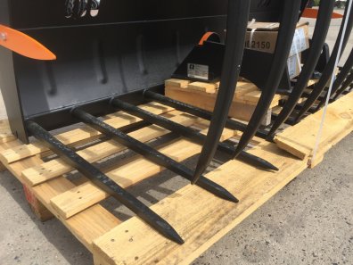 Quicke 210 silograb XL, NEW, 7ft wide, KV tines, Pin and cone hooks