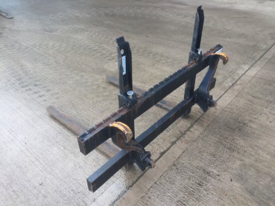 Quicke 1600kg pallet tines, 2016, Euro hooks