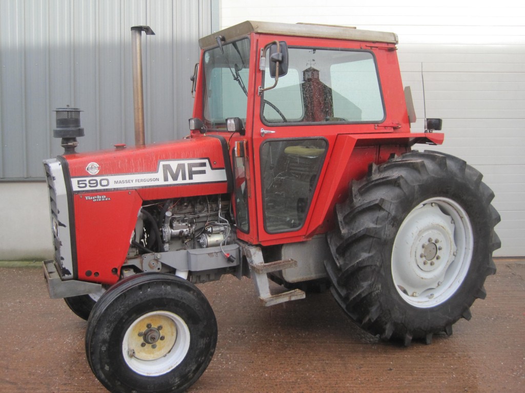 18.4/34 75% + 10.0/16 35% Massey Ferguson wheels and tyres