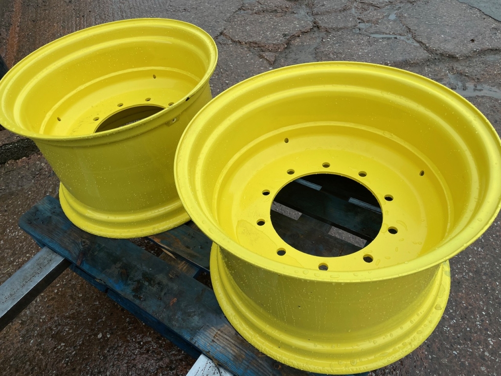 2x 15x24 John Deere front wheels for JD 6530 and 6630