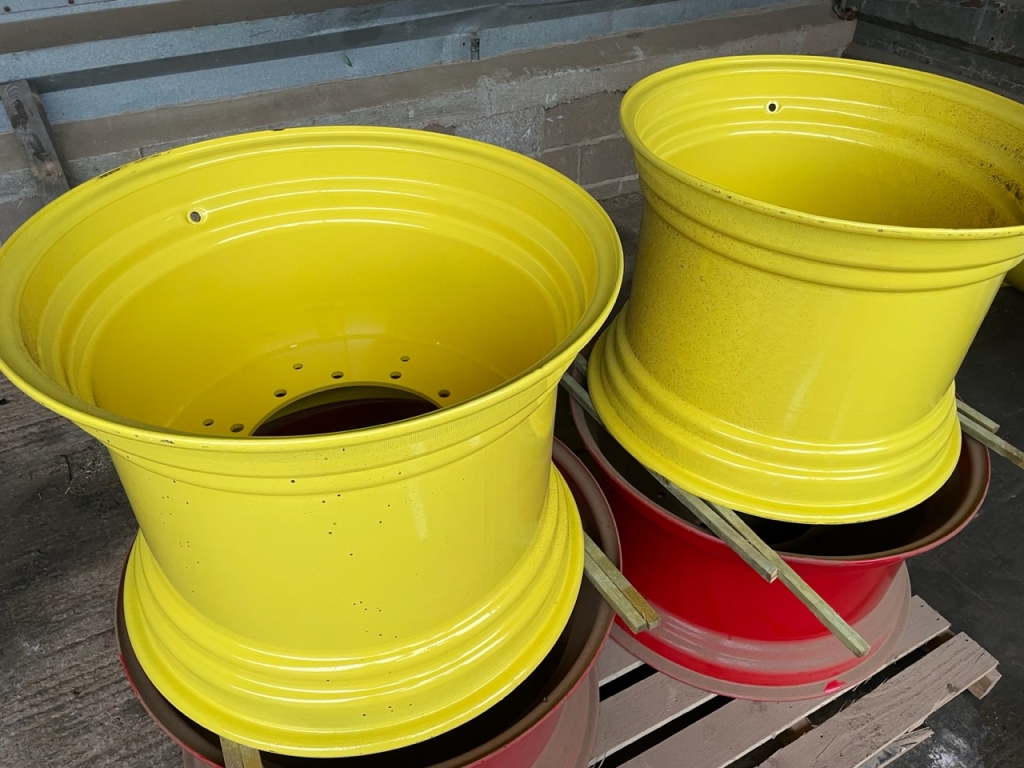 2x 23x30 front wheels for John Deere 7930