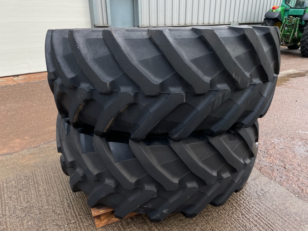 2x 650/75/38 Trelleborg tyres, 40%
