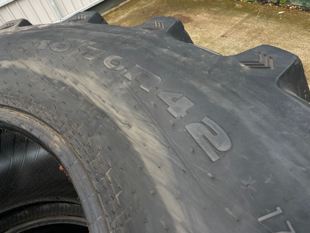 2x 710/70/42 60% Alliance tyres