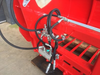 Redrock 100 series, 240 shear grab, NEW, 2.4 meters wide, 1 meter high, twin ram, chrome rams, bolt on blades