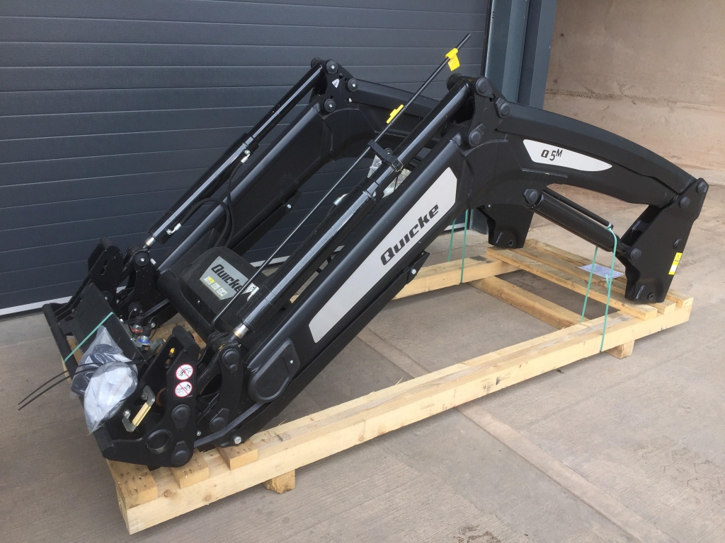 Quicke Q5m Performance loader boom, NEW, Euro carriage, soft ride suspension, third service