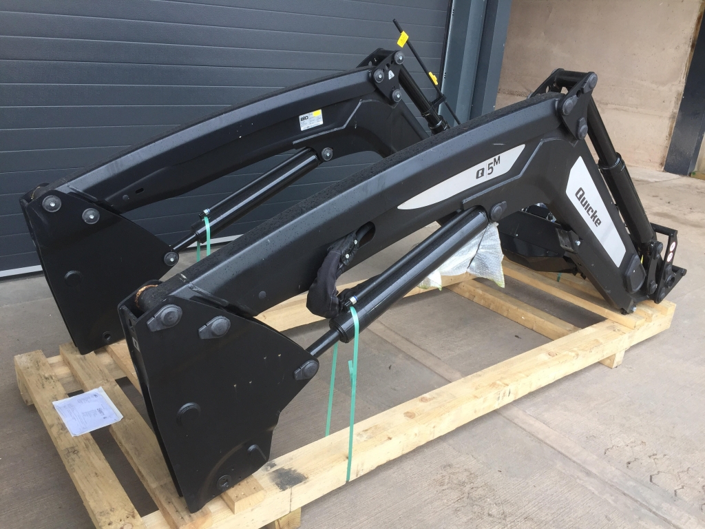 Quicke Q5m Performance loader boom, NEW, Euro carriage, soft ride suspension, third service