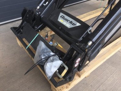 Quicke Q5m Performance loader boom, NEW, Euro carriage, soft ride suspension, third service