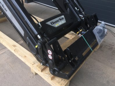 Quicke Q5m Performance loader boom, NEW, Euro carriage, soft ride suspension, third service
