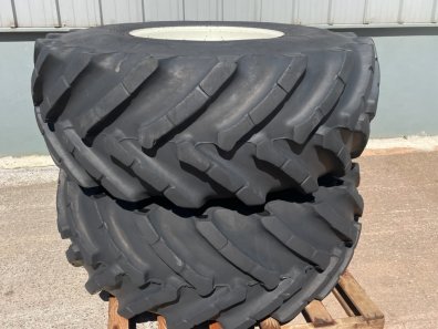 2x 23.1/26 tractor tyres fitted to New Holland/Ford tractor rims