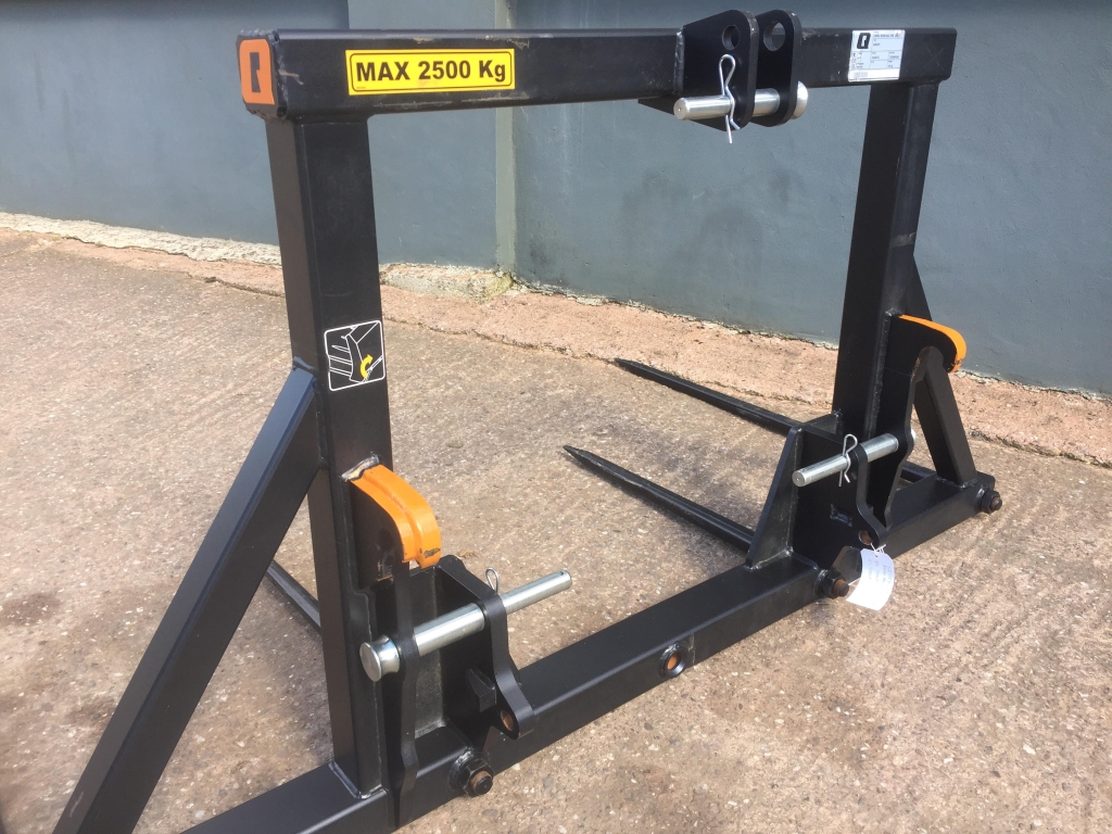 Quicke L200 twin bale spike, NEW, 2x 1240mm + 2x 820mm tines, Euro hooks with 3 point linkage hooks