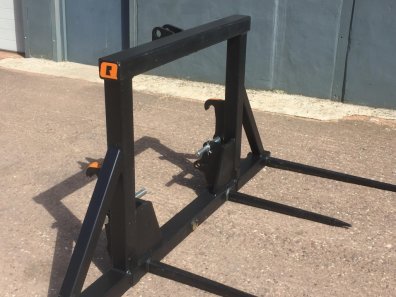 Quicke L200 twin bale spike, NEW, 2x 1240mm + 2x 820mm tines, Euro hooks with 3 point linkage hooks