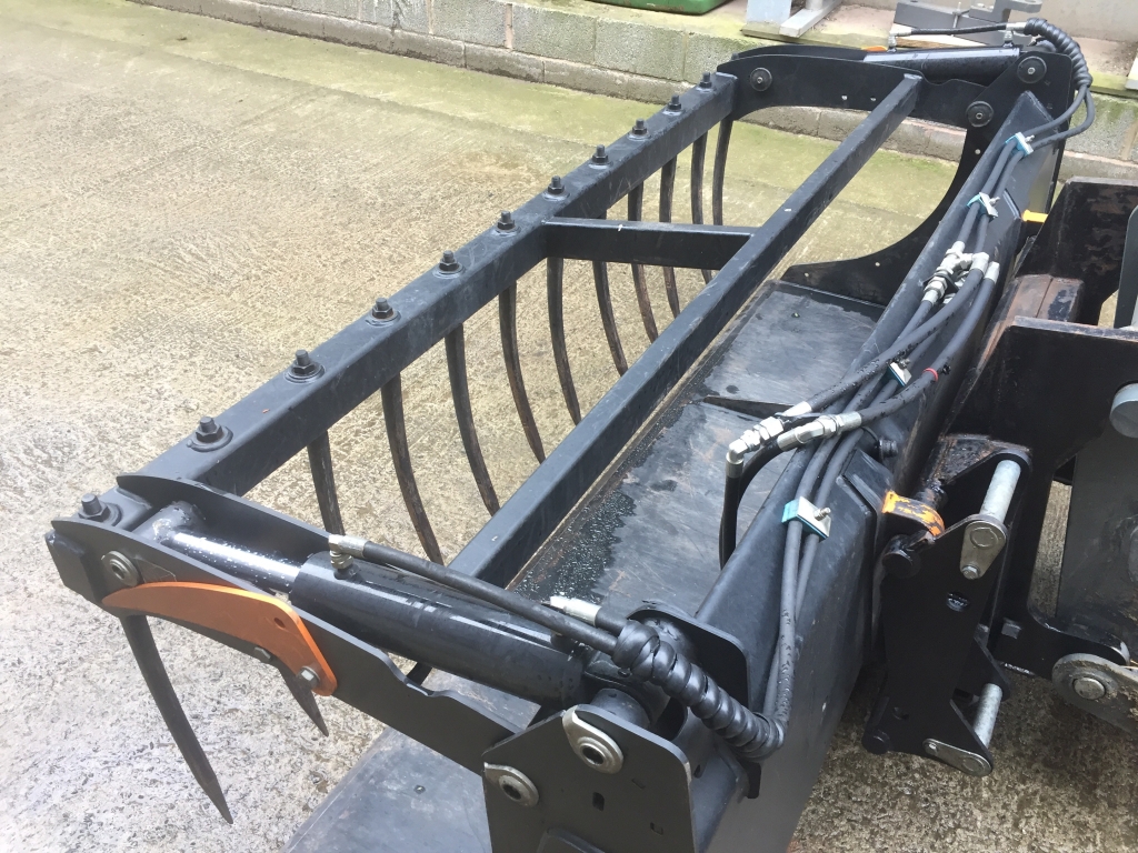 Quicke Multibenne M+ 230, used, 7ft 6 wide, Euro hooks