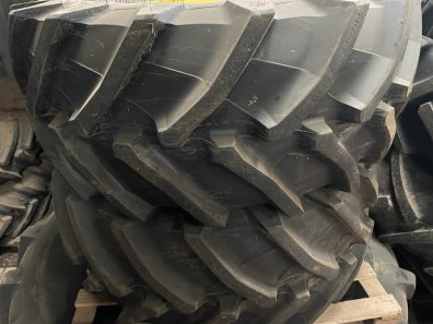 2x 600/65/38 + 2x 540/65/24 Trelleborg 99% tyres fitted to John Deere wheels, as new