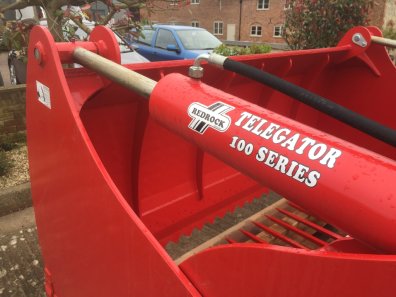 Redrock 240/130 shear grab, NEW, 2.4 meters wide, 1.3 meter high, twin ram, chrome rams, bolt on blades