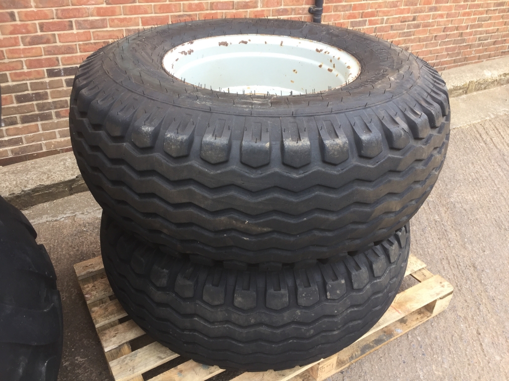 600/60/30.5 + 400/70/20 tyres fitted to Ford/New Holland 7740 4wd rims