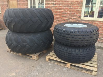 600/60/30.5 + 400/70/20 tyres fitted to Ford/New Holland 7740 4wd rims