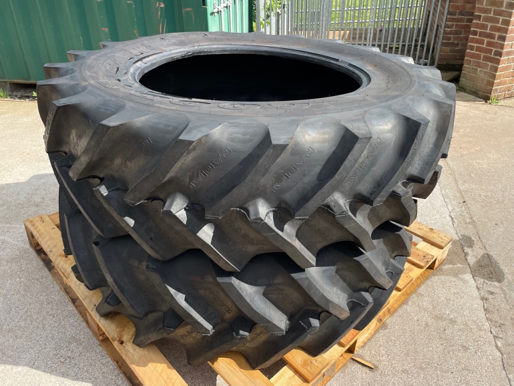 2x 16.9/34 Goodyear Super Traction Radial tyres, 99%