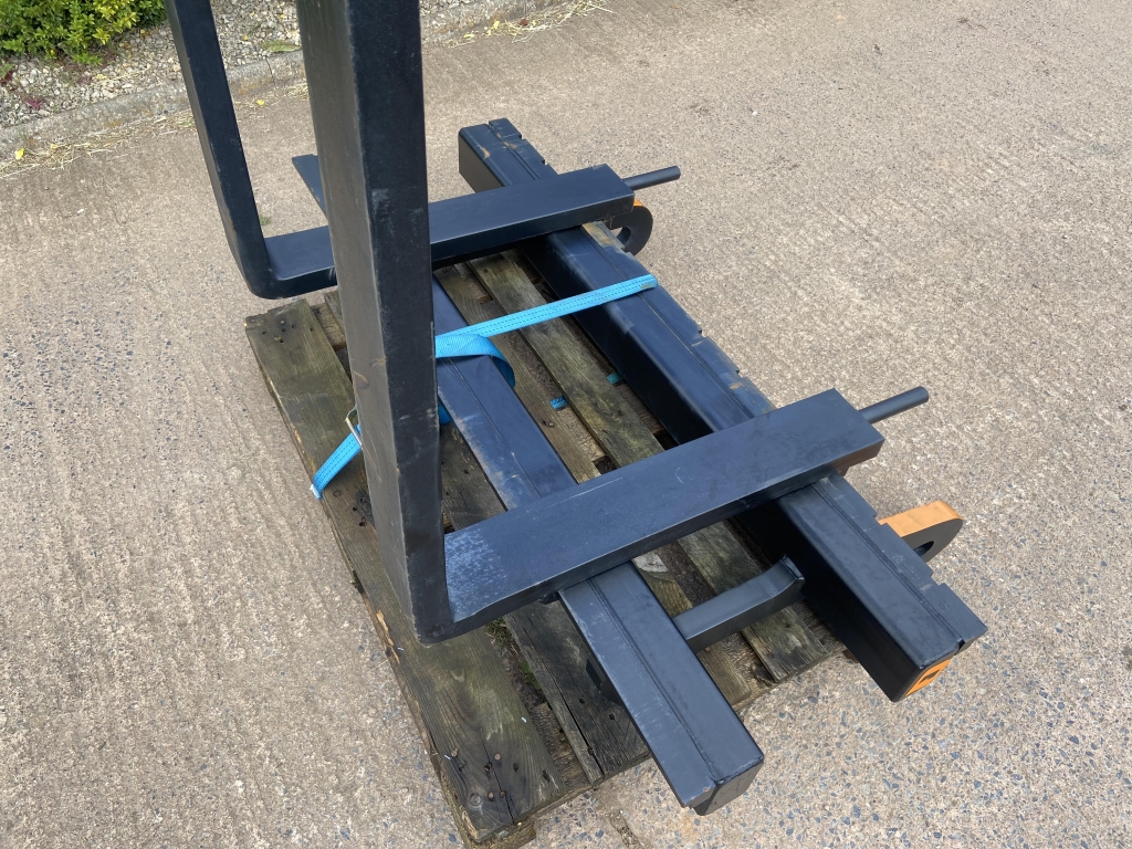 Quicke 5 ton pallet tines, JCB Q fit hooks, 1.5m tines
