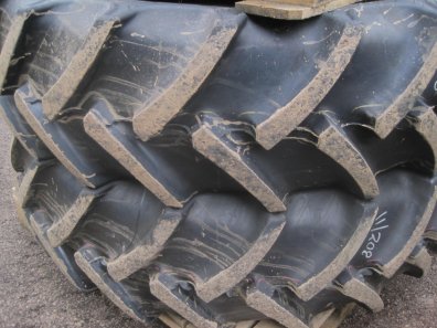 16.9/38 + 13.6/28 Continental tyres 95%