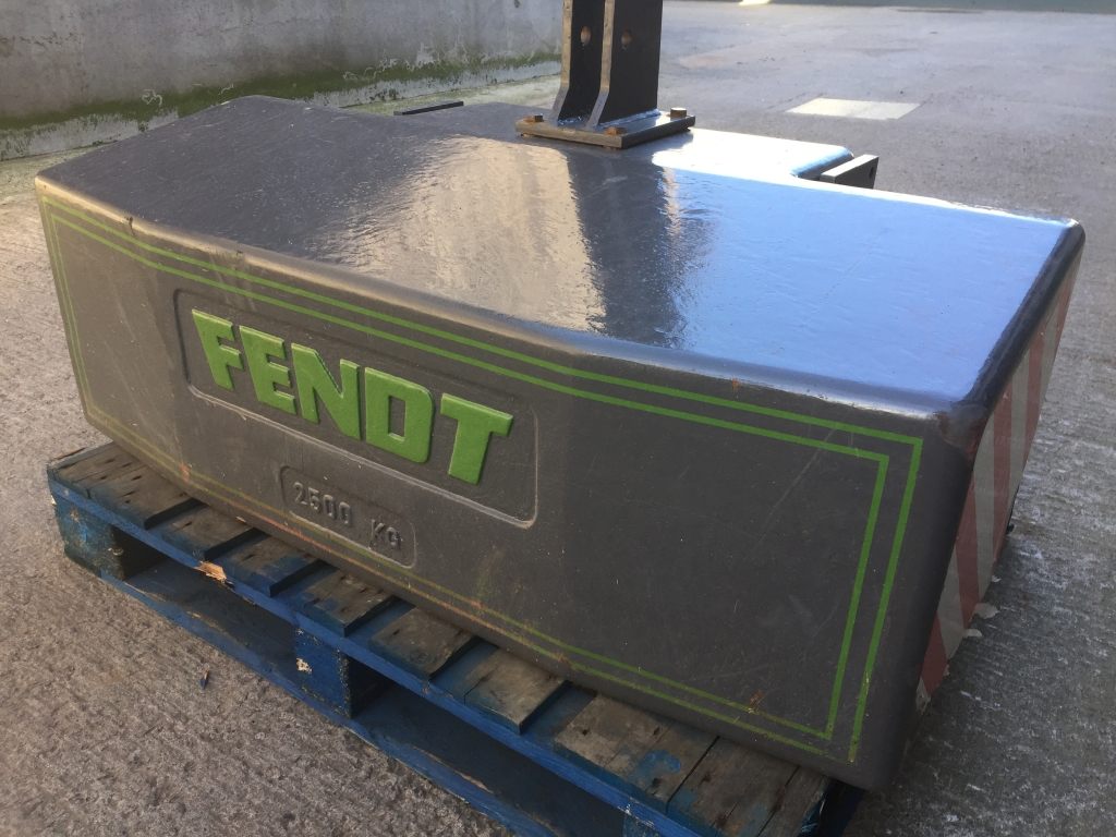 Fendt 2500kg weight