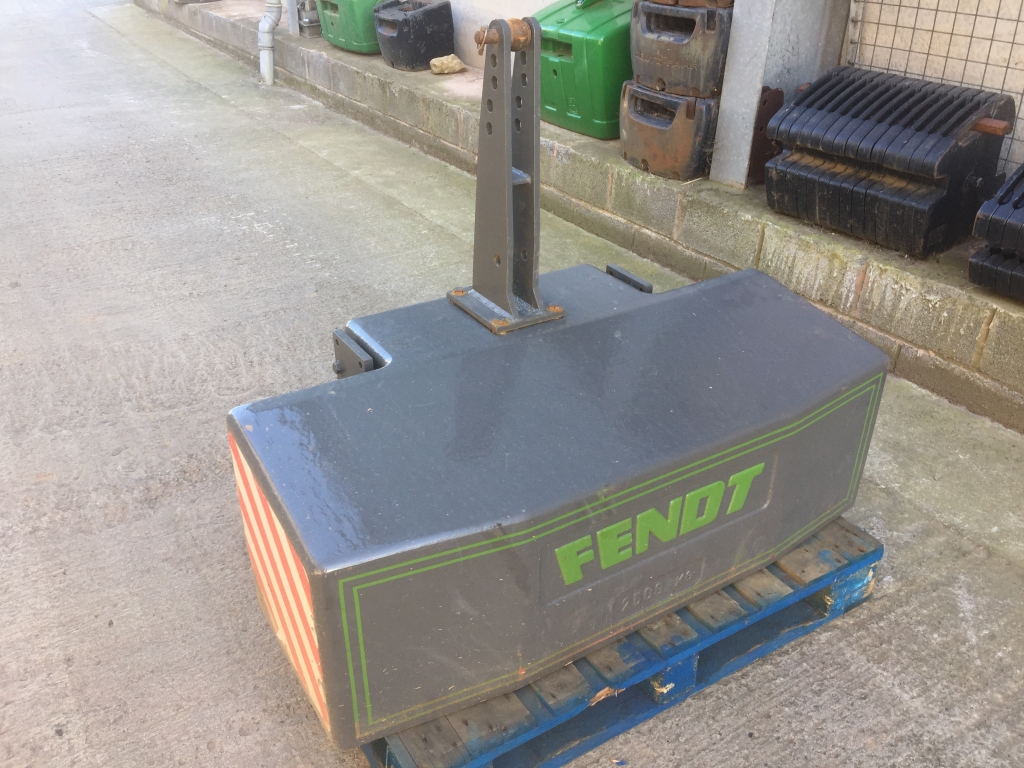 Fendt 2500kg weight