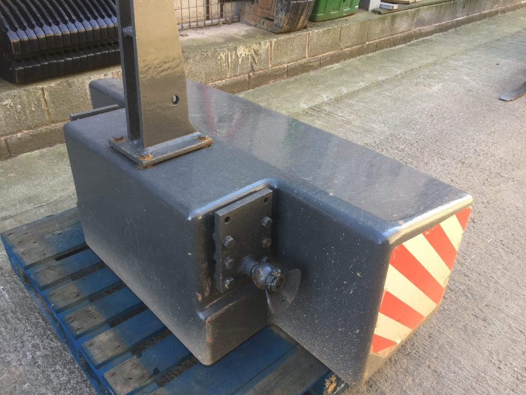Fendt 2500kg weight