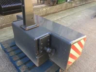 Fendt 2500kg weight