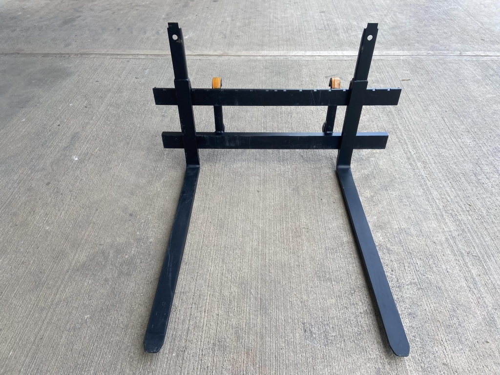 Quicke 1.5 ton pallet tines, NEW, Trima hooks